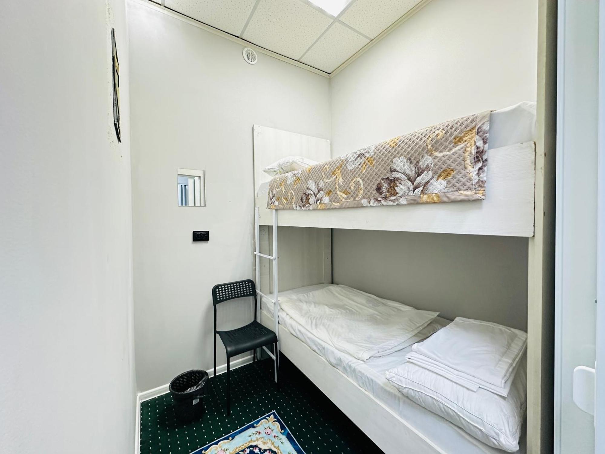 Center Capsule Hotel Алмати Екстер'єр фото