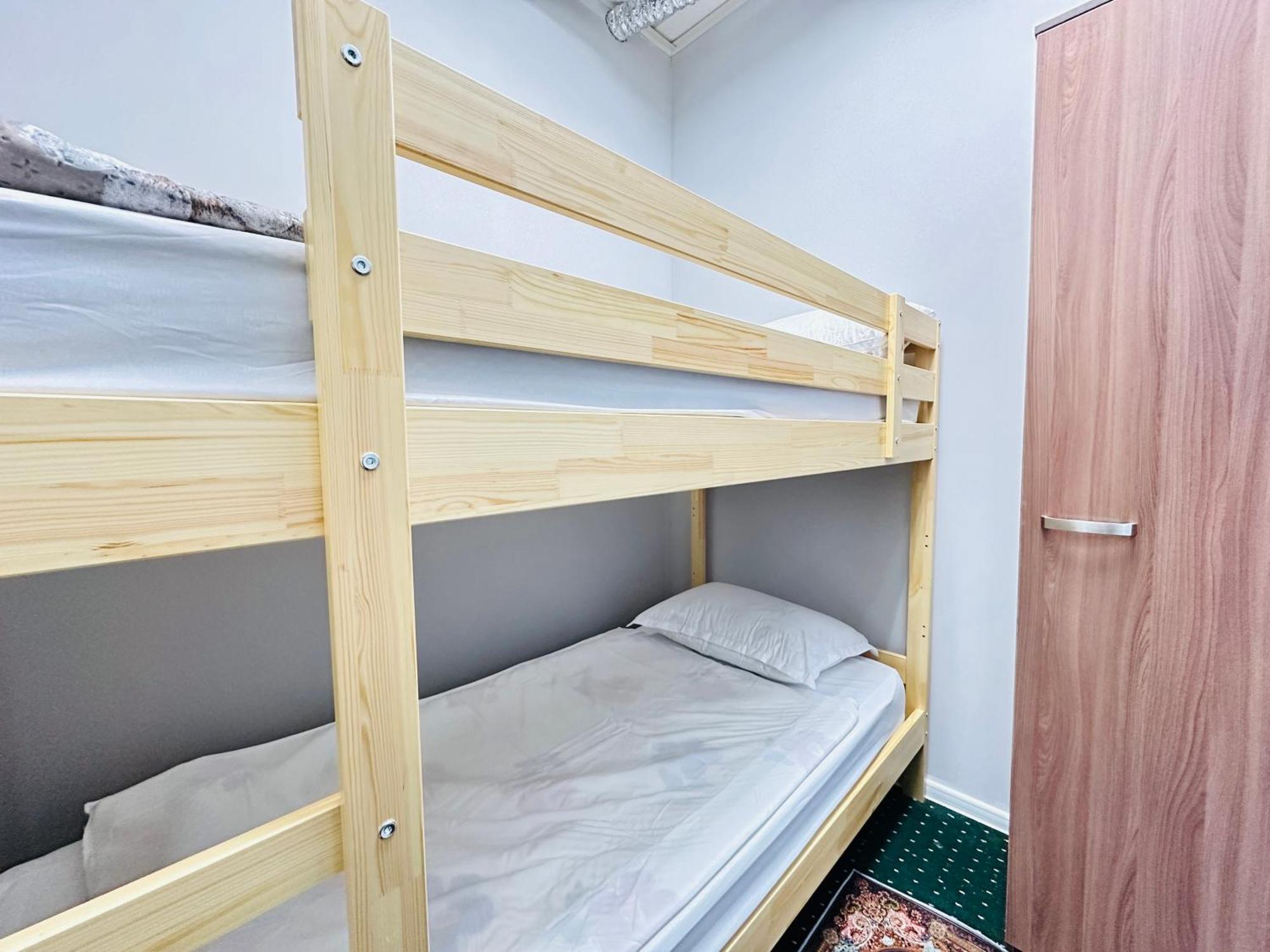 Center Capsule Hotel Алмати Екстер'єр фото