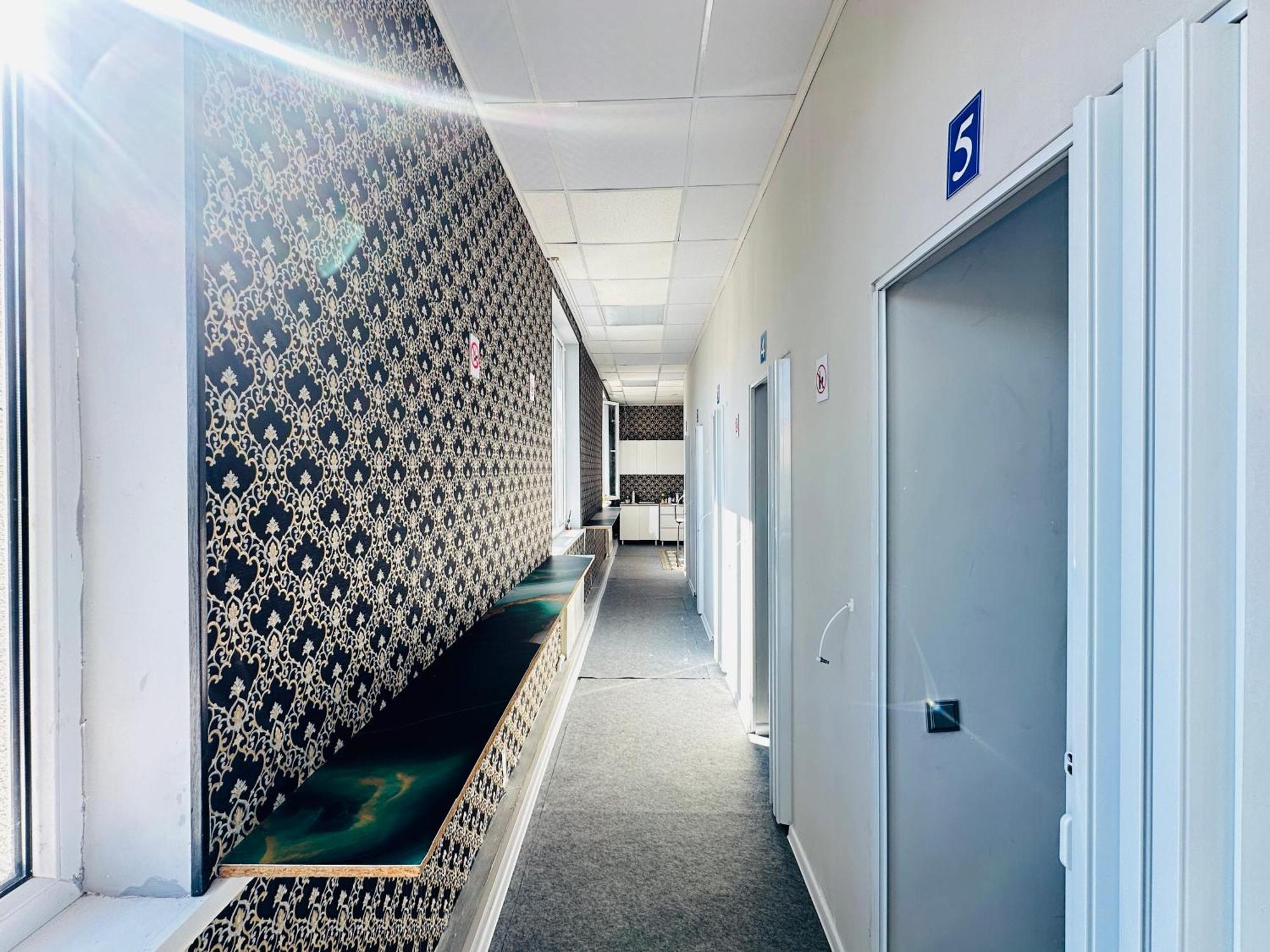 Center Capsule Hotel Алмати Екстер'єр фото