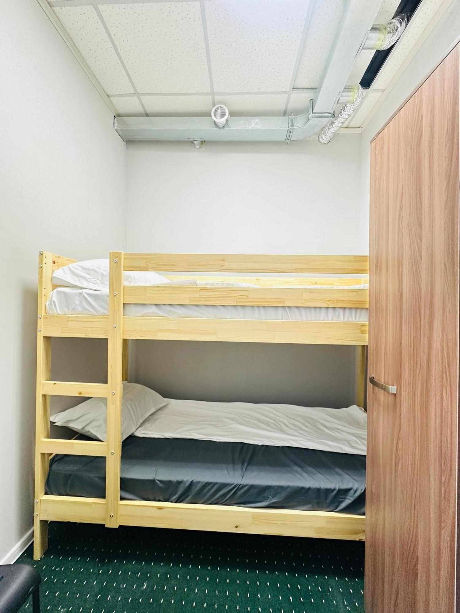 Center Capsule Hotel Алмати Екстер'єр фото
