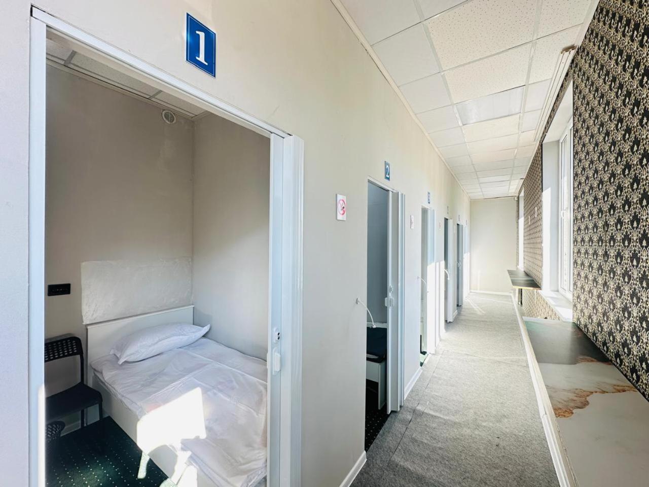 Center Capsule Hotel Алмати Екстер'єр фото
